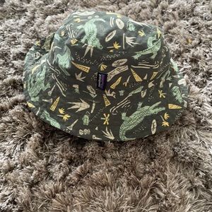 Patagonia baby sun bucket hat